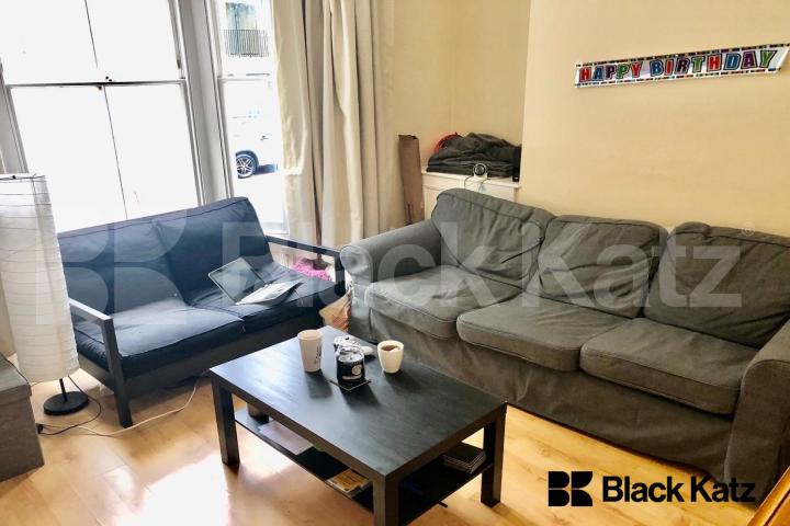 Rent is inclusive of Gas, Electricity, Internet & Water Rates & Council Tax  Wansey Street, London Bridge